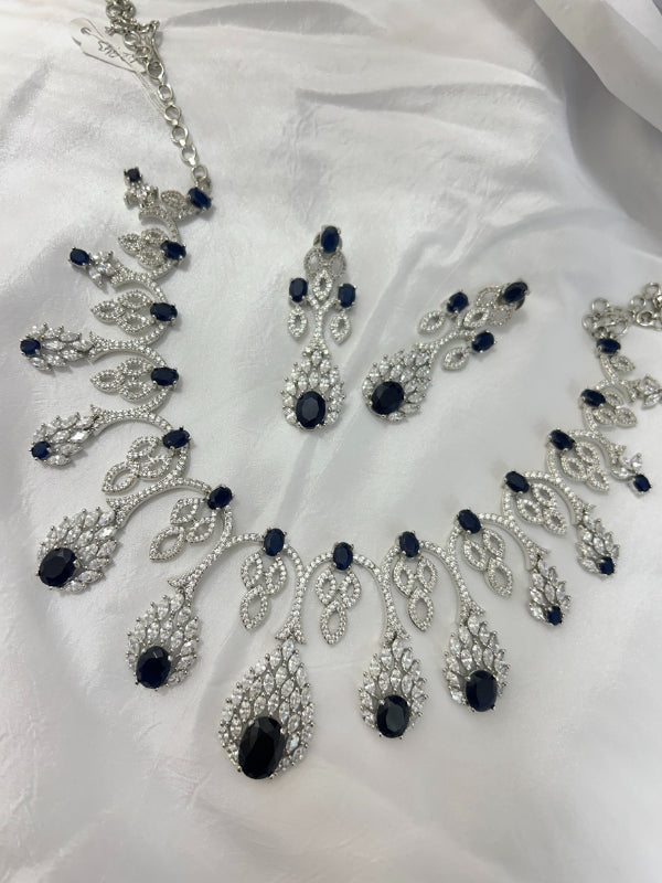 Quzey AD Black Necklace