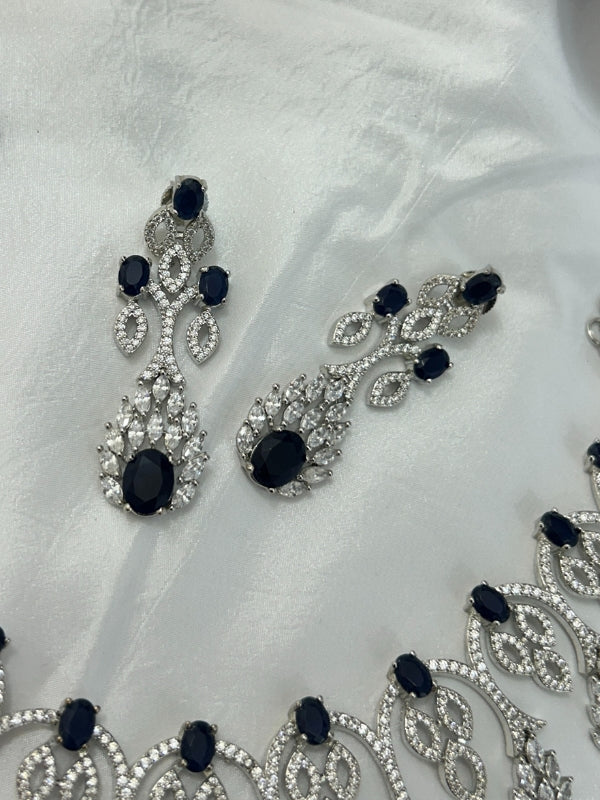 Quzey AD Black Necklace