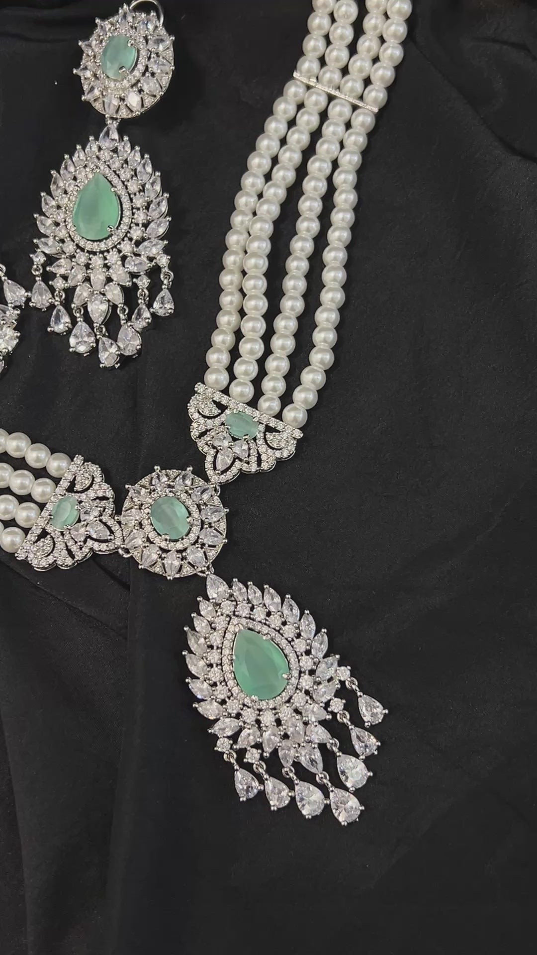 Quzey AD Green Maala Set