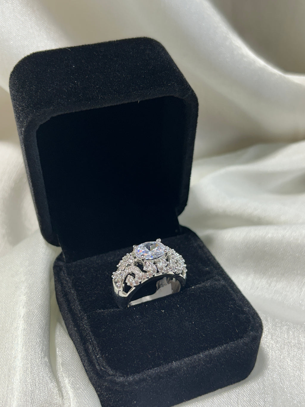 Quzey AD Diamond Ring