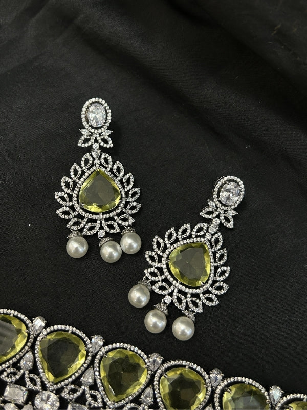 Quzey AD Green Chokar Set