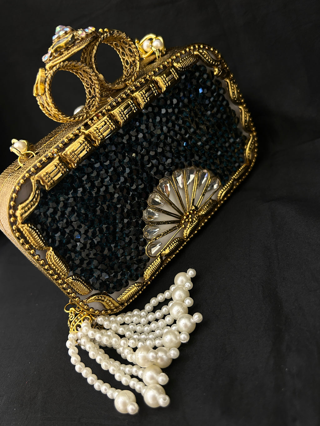 Quzey Red Stones Kundan Clutch