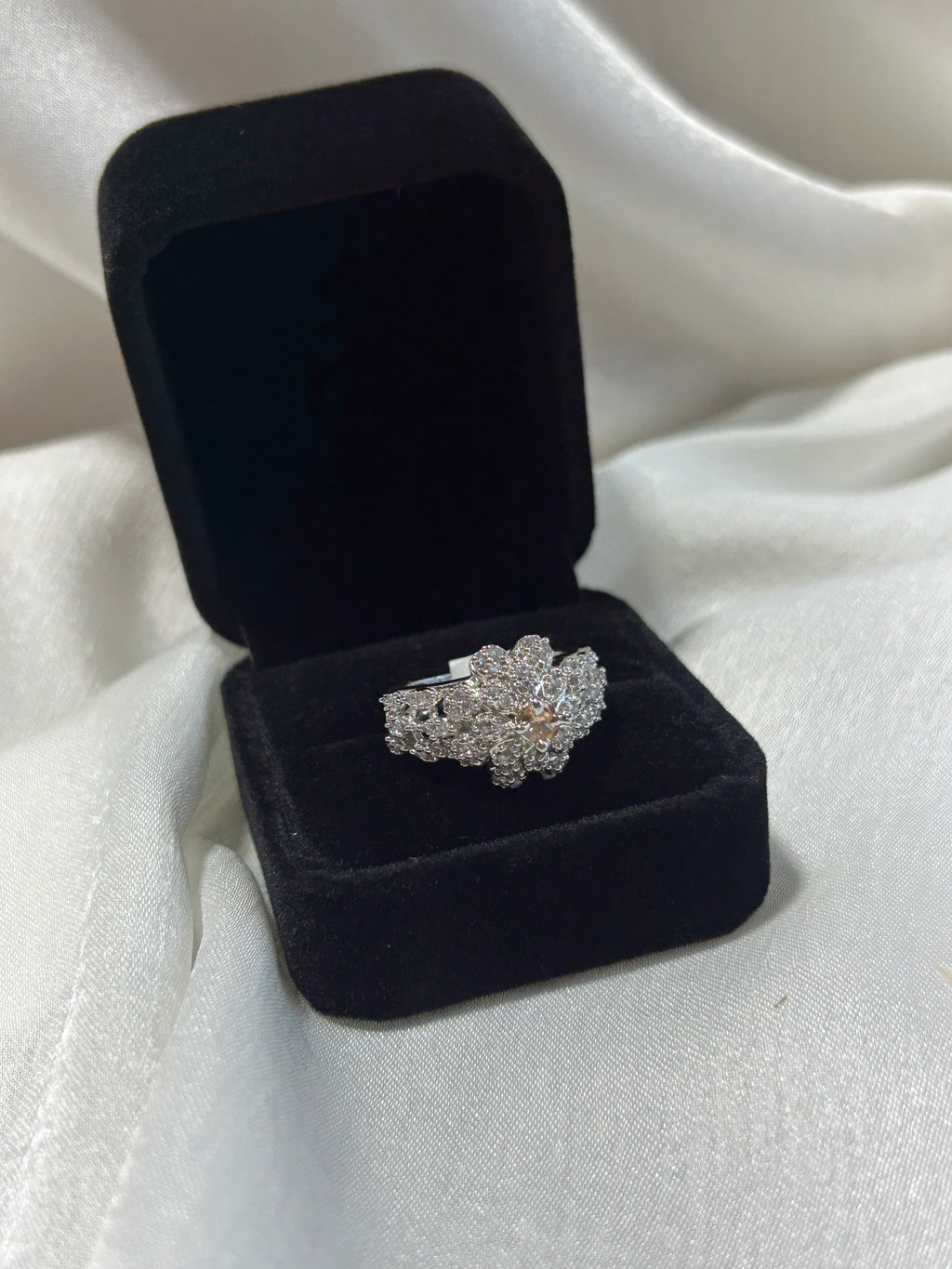 Quzey Gold Floral Ring