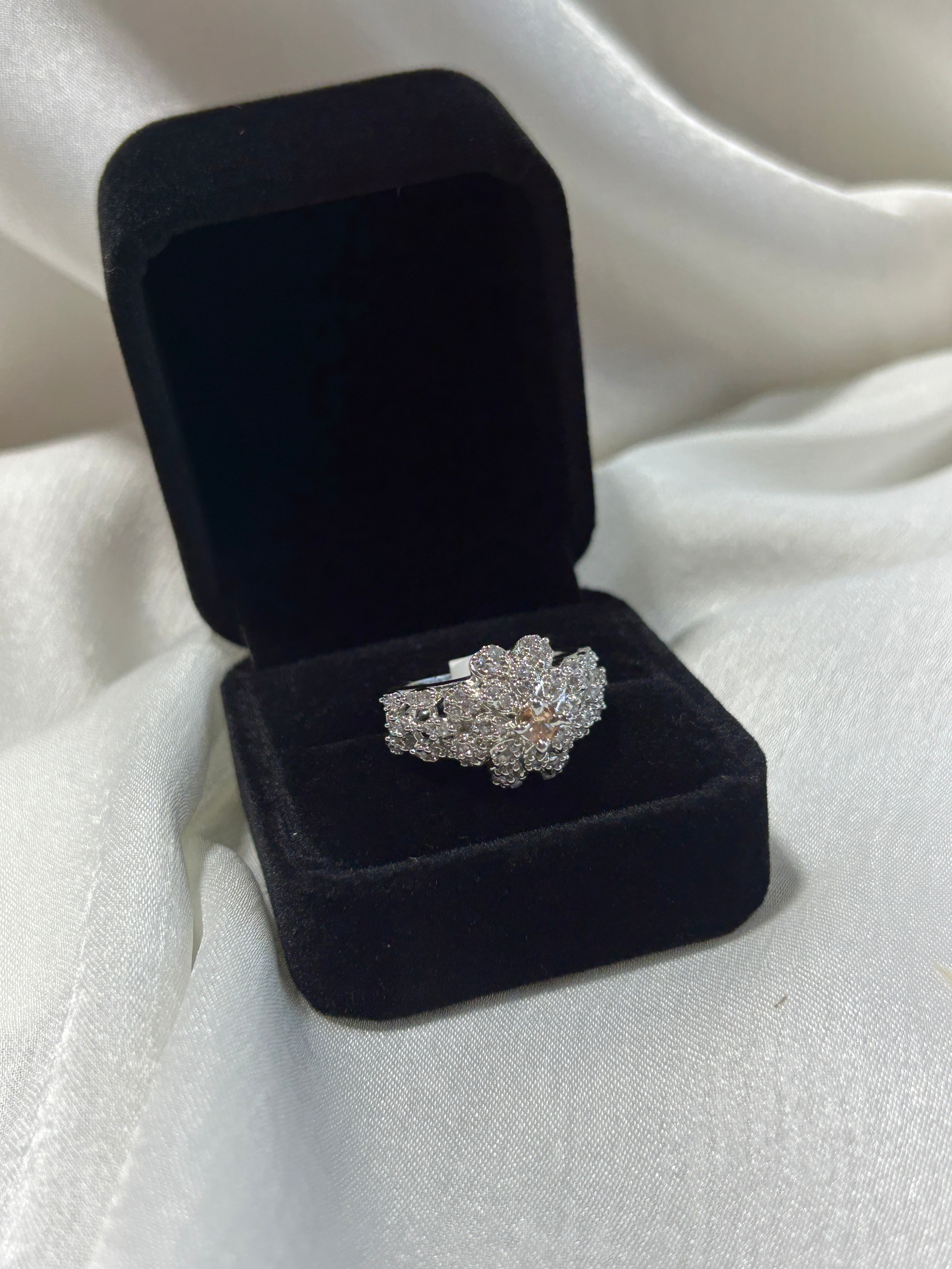 Quzey Gold Floral Ring