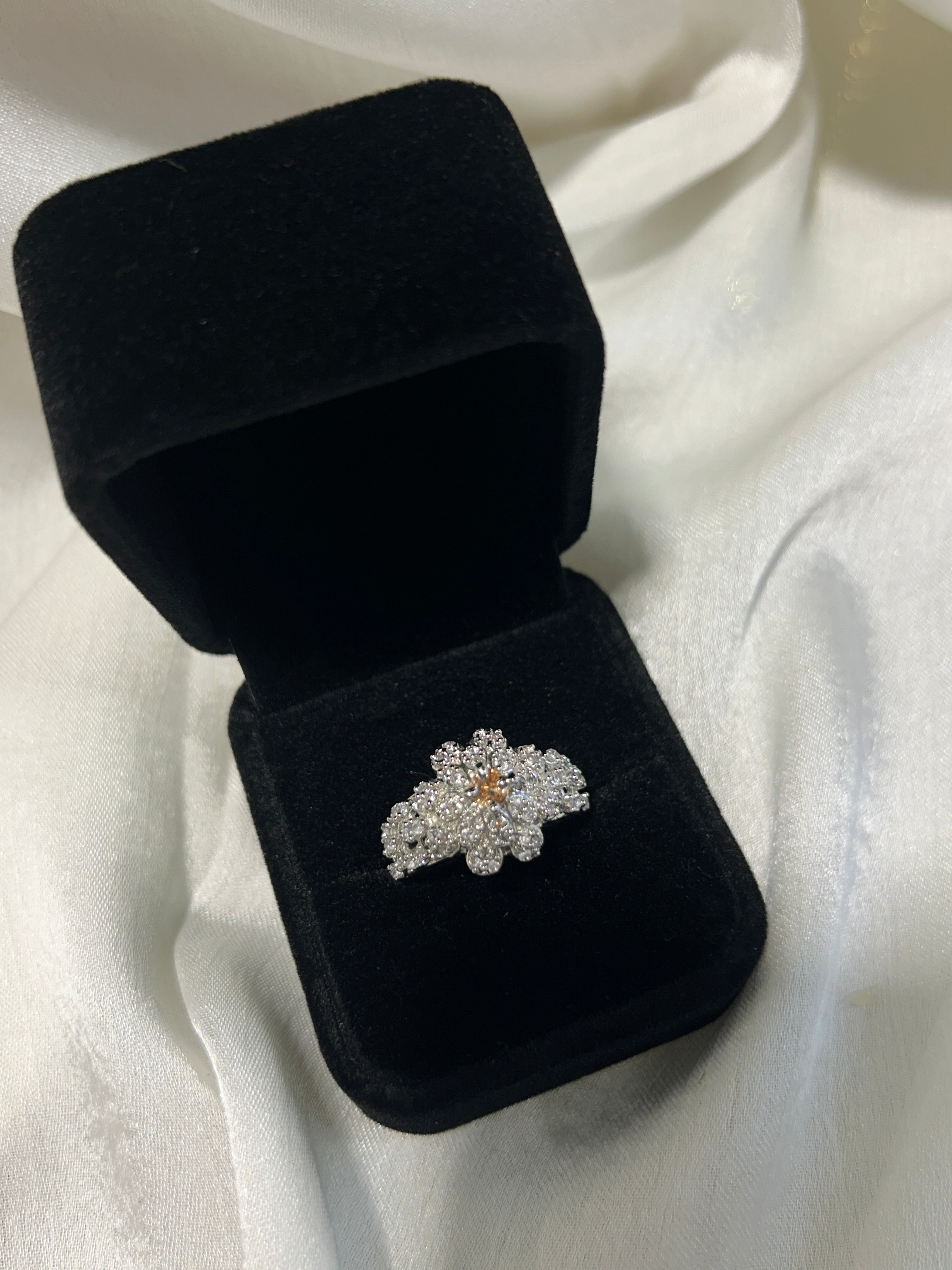 Quzey Gold Floral Ring