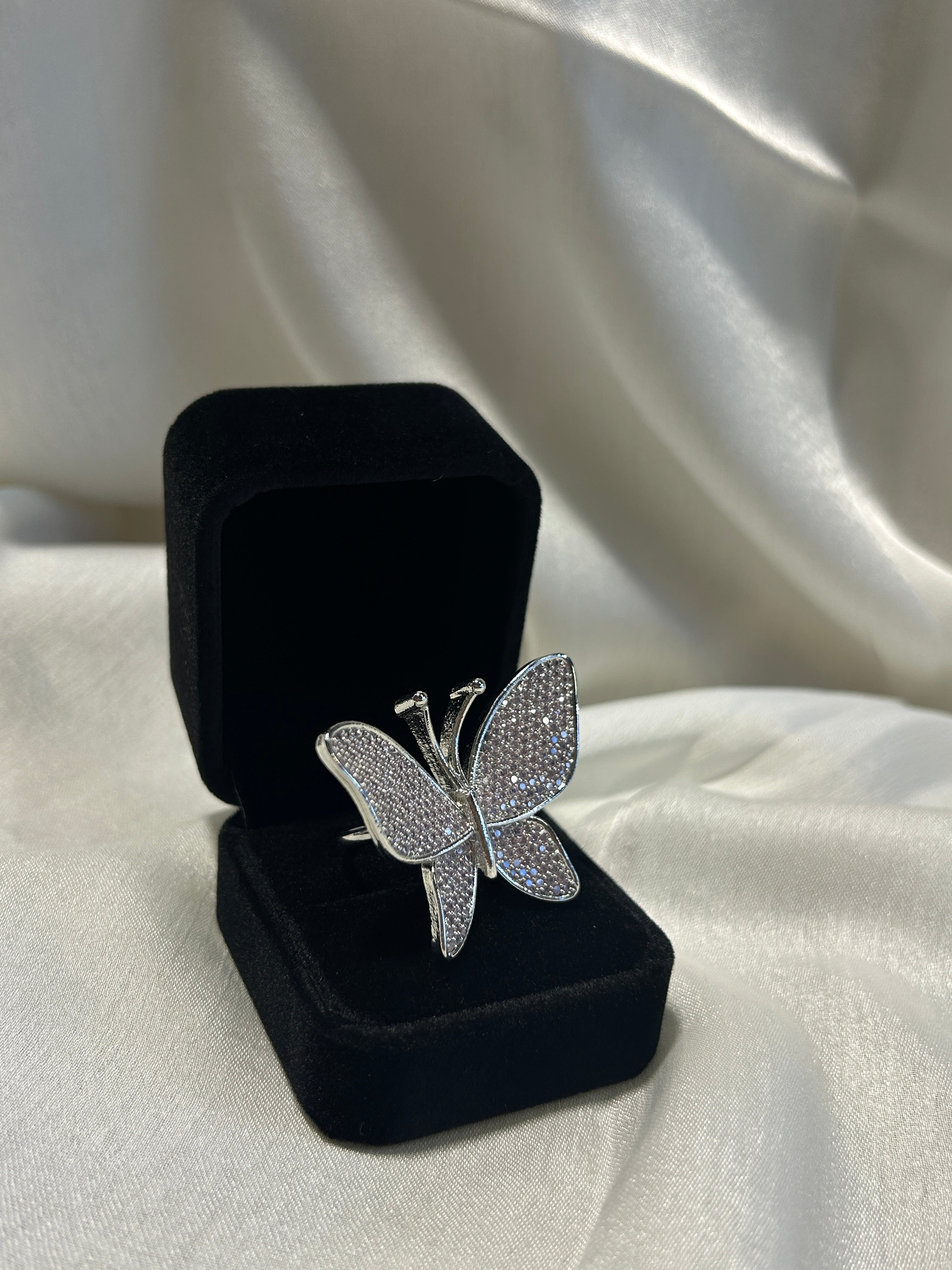 Quzey Golden Butterfly Ring