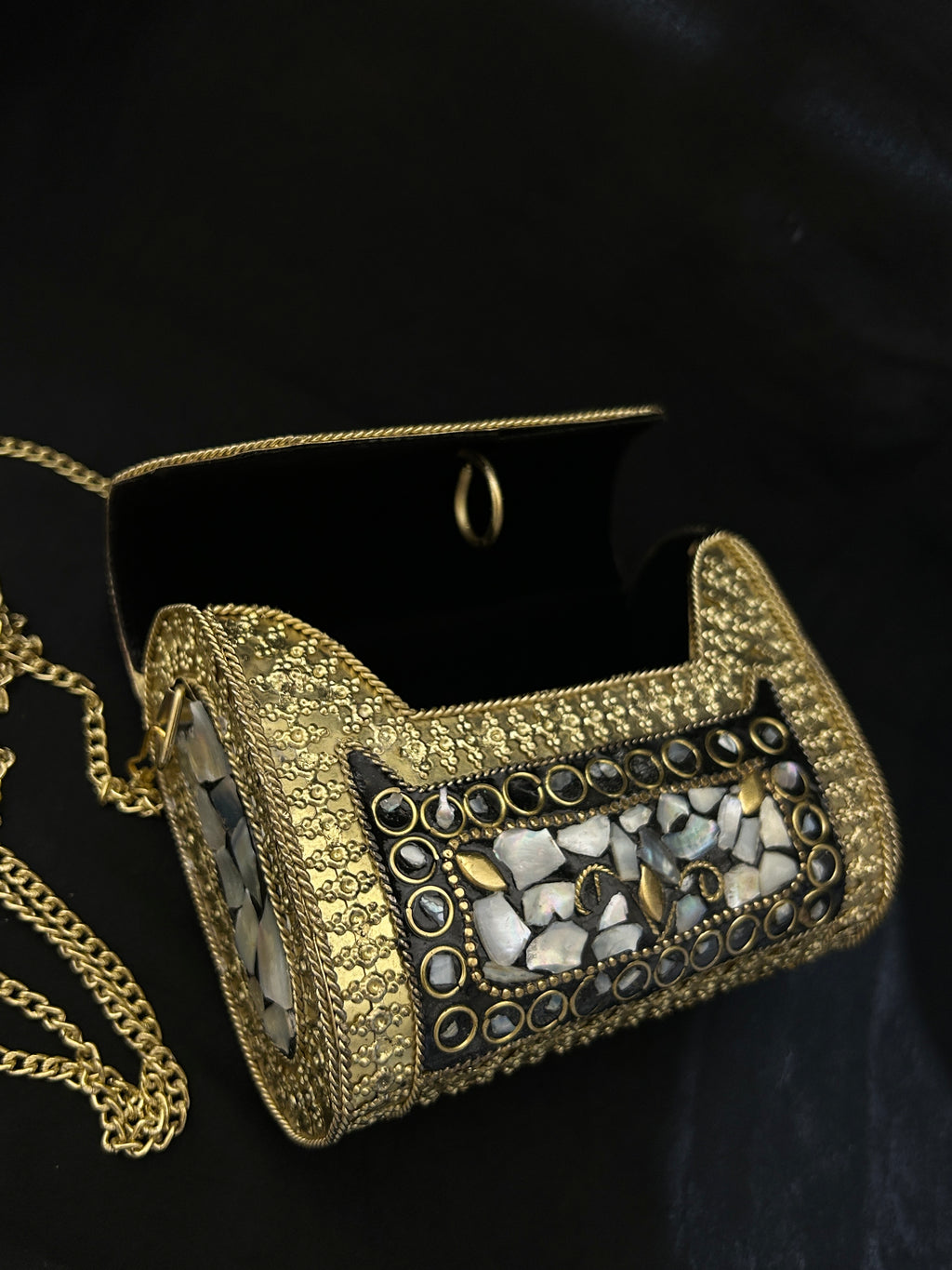 Quzey Golden Stone Clutch - White