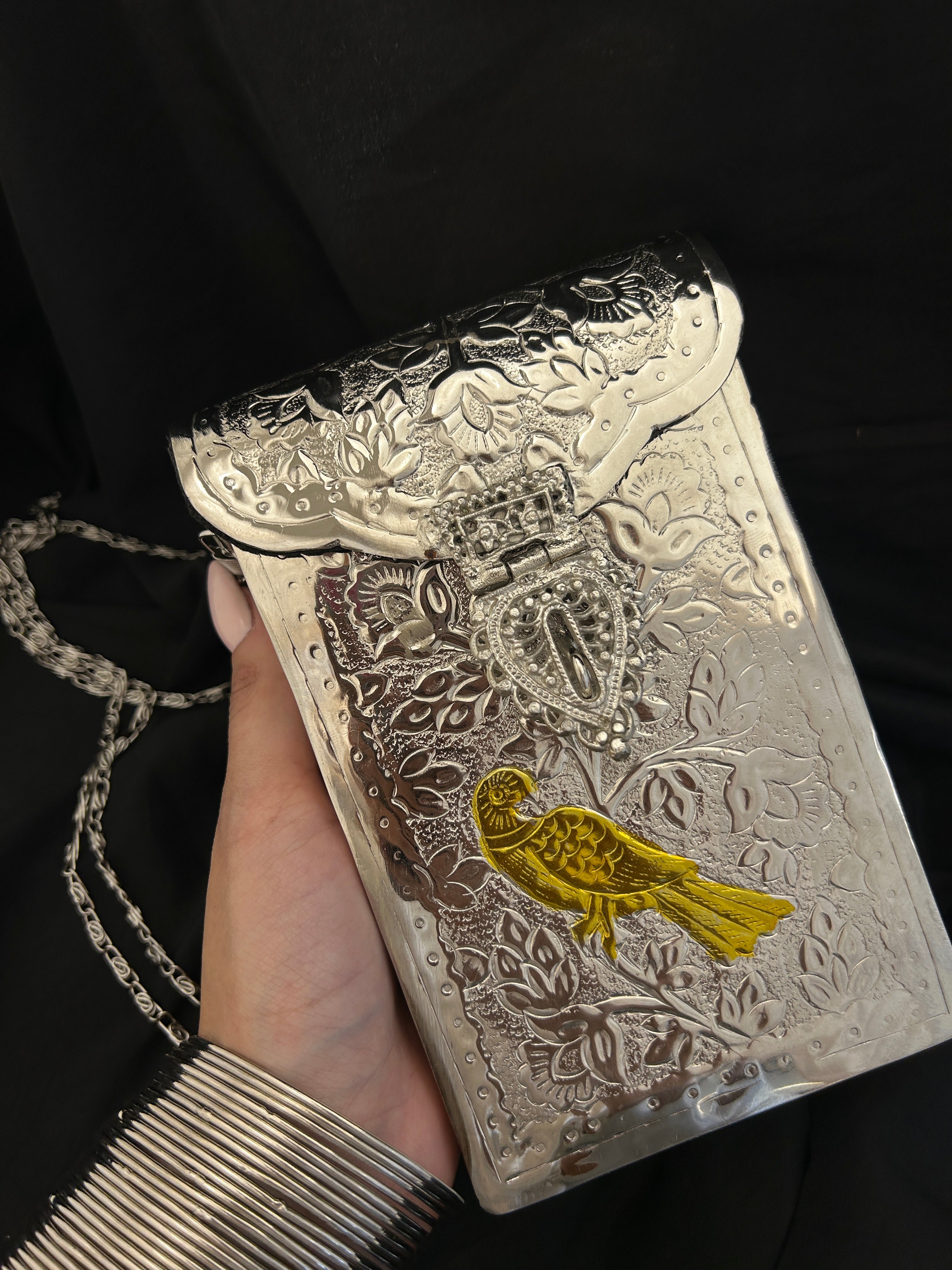 Quzey Bridal Metal Clutch