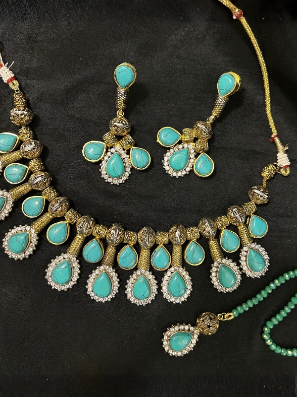 Quzey Turquoise Necklace Set