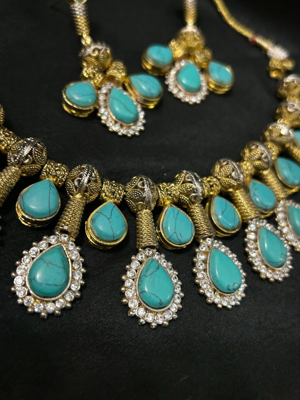Quzey Turquoise Necklace Set