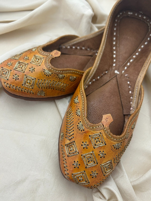 Quzey Mustard Khussa