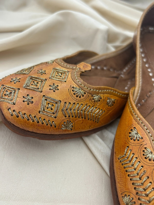 Quzey Mustard Khussa