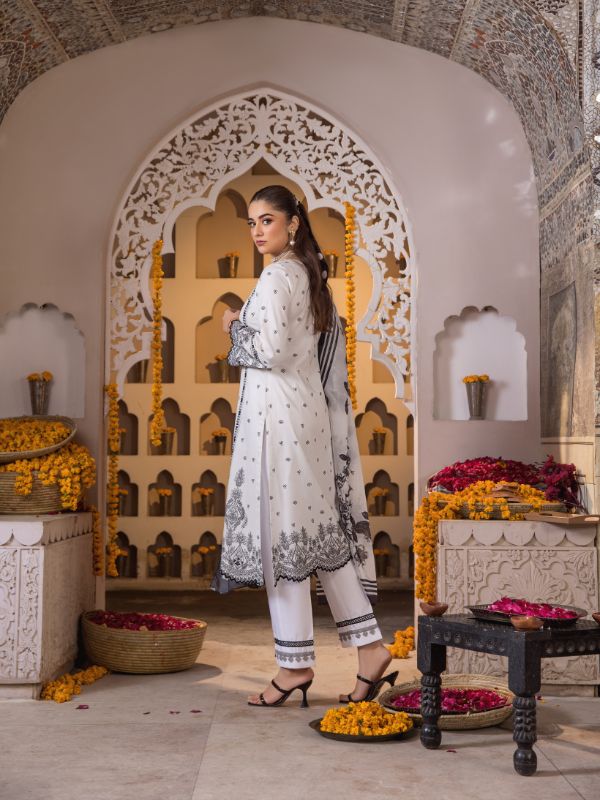 Quzey-H0021 White Noir