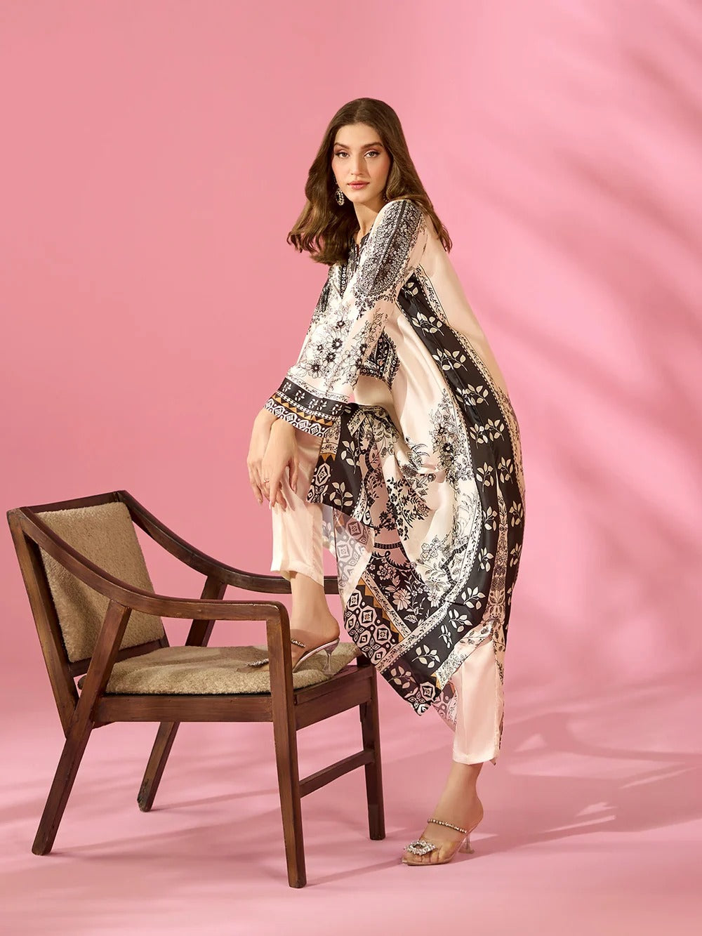 Quzey Silk Kaftan - NOIR