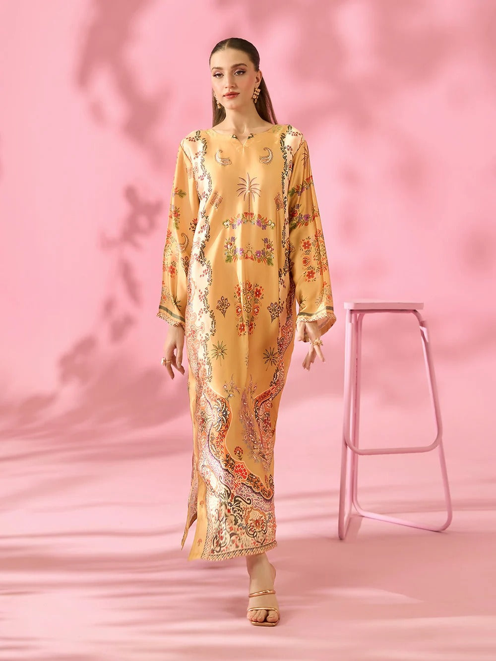 Quzey Silk Kaftan - SUNEHRI