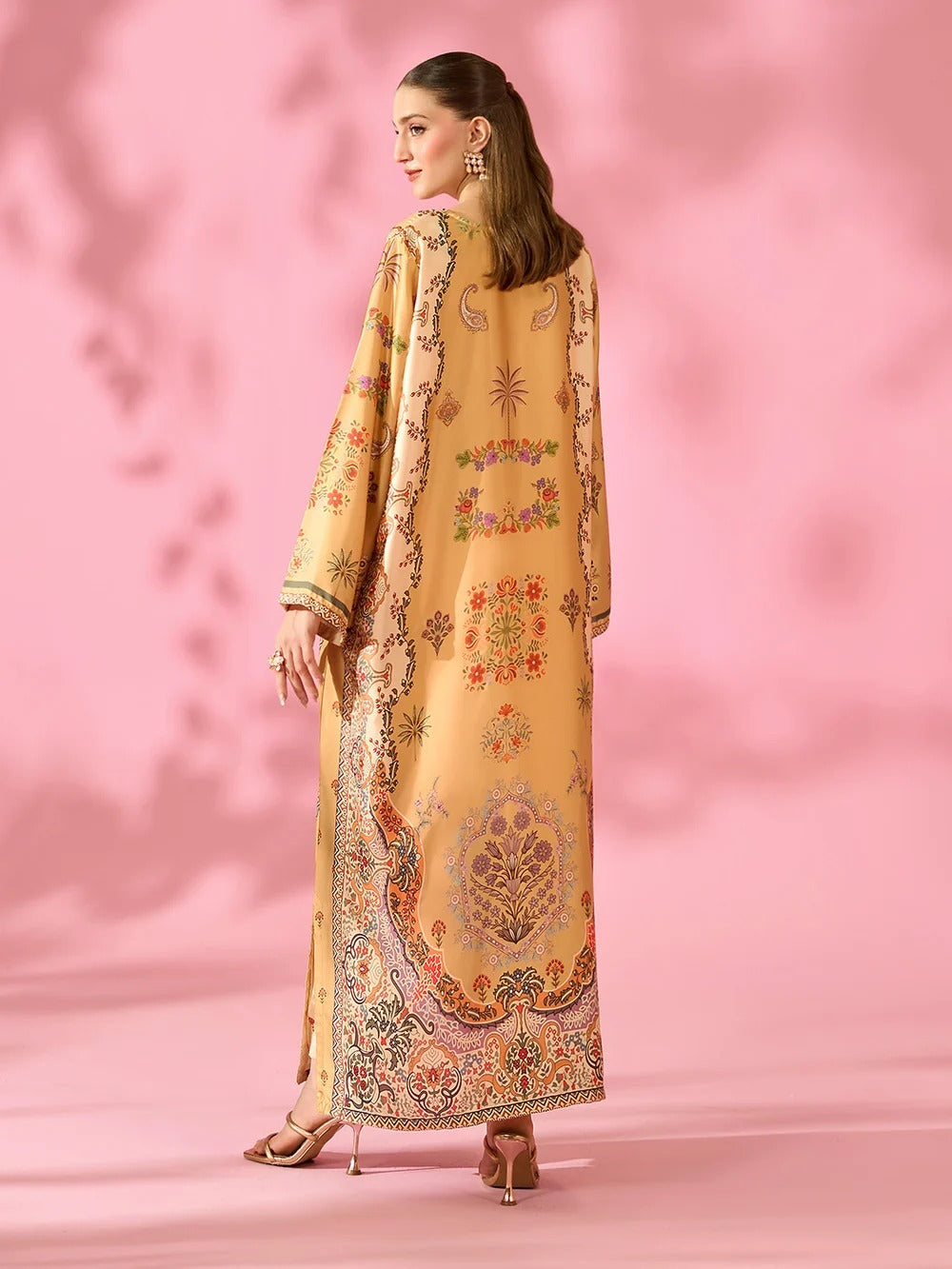 Quzey Silk Kaftan - SUNEHRI