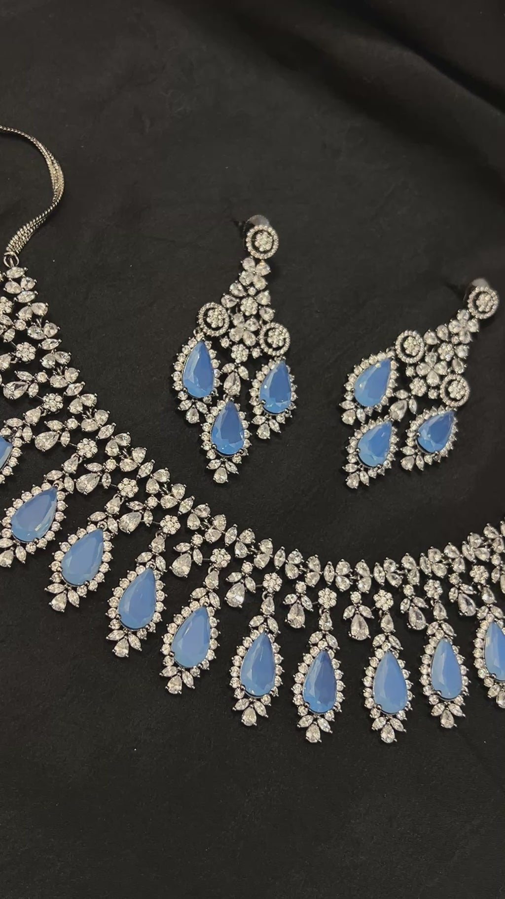 Quzey AD Ice-Blue Necklace Set