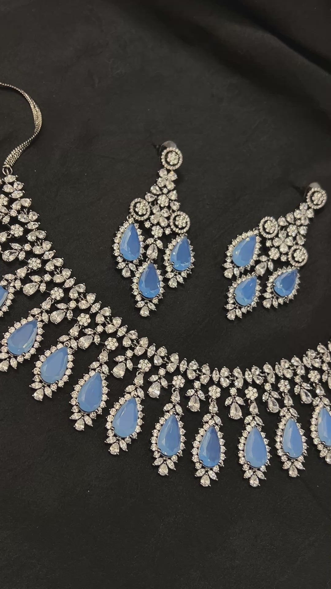 Quzey AD Ice-Blue Necklace Set