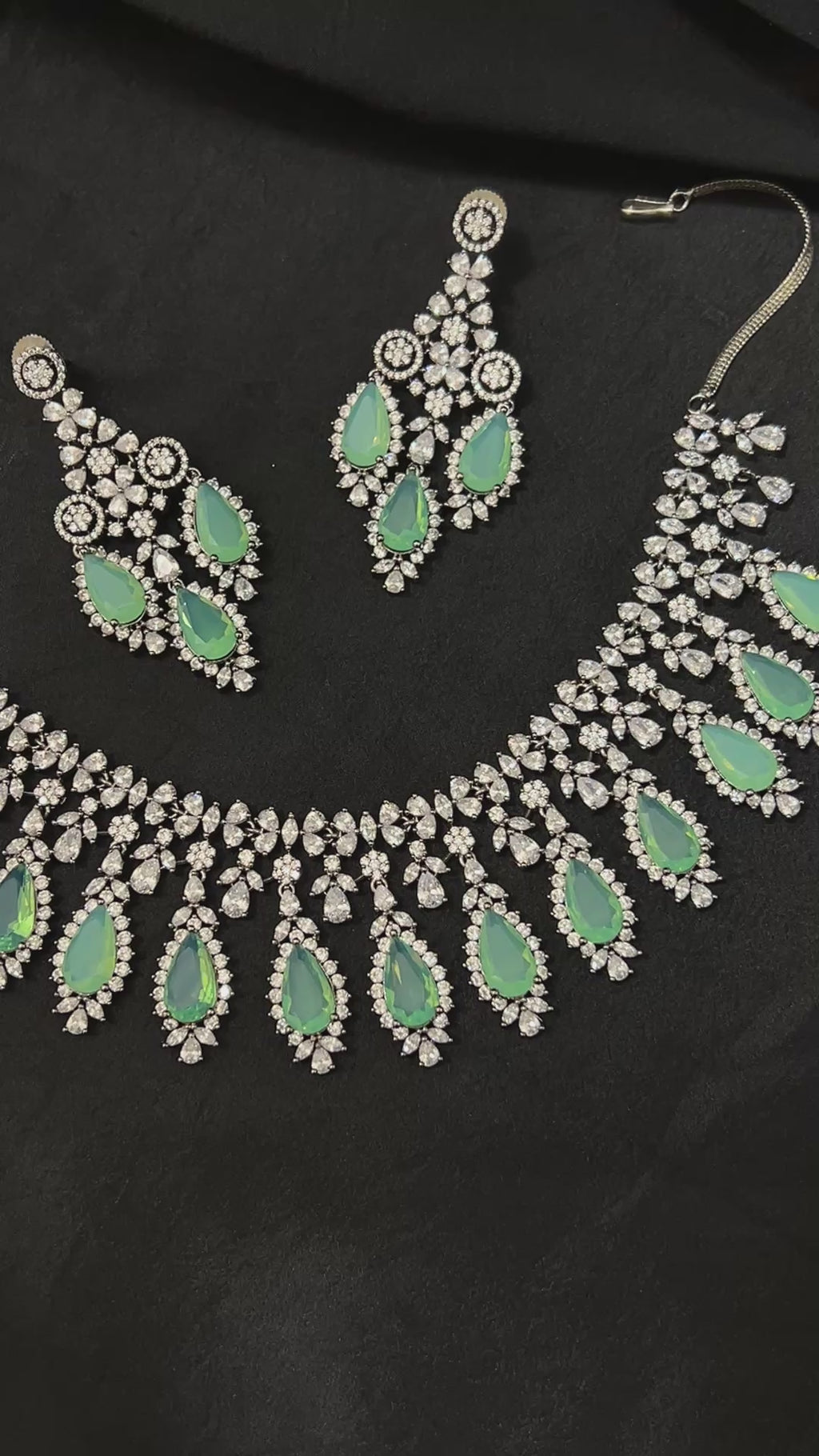 Quzey AD Sea-Green Necklace Set