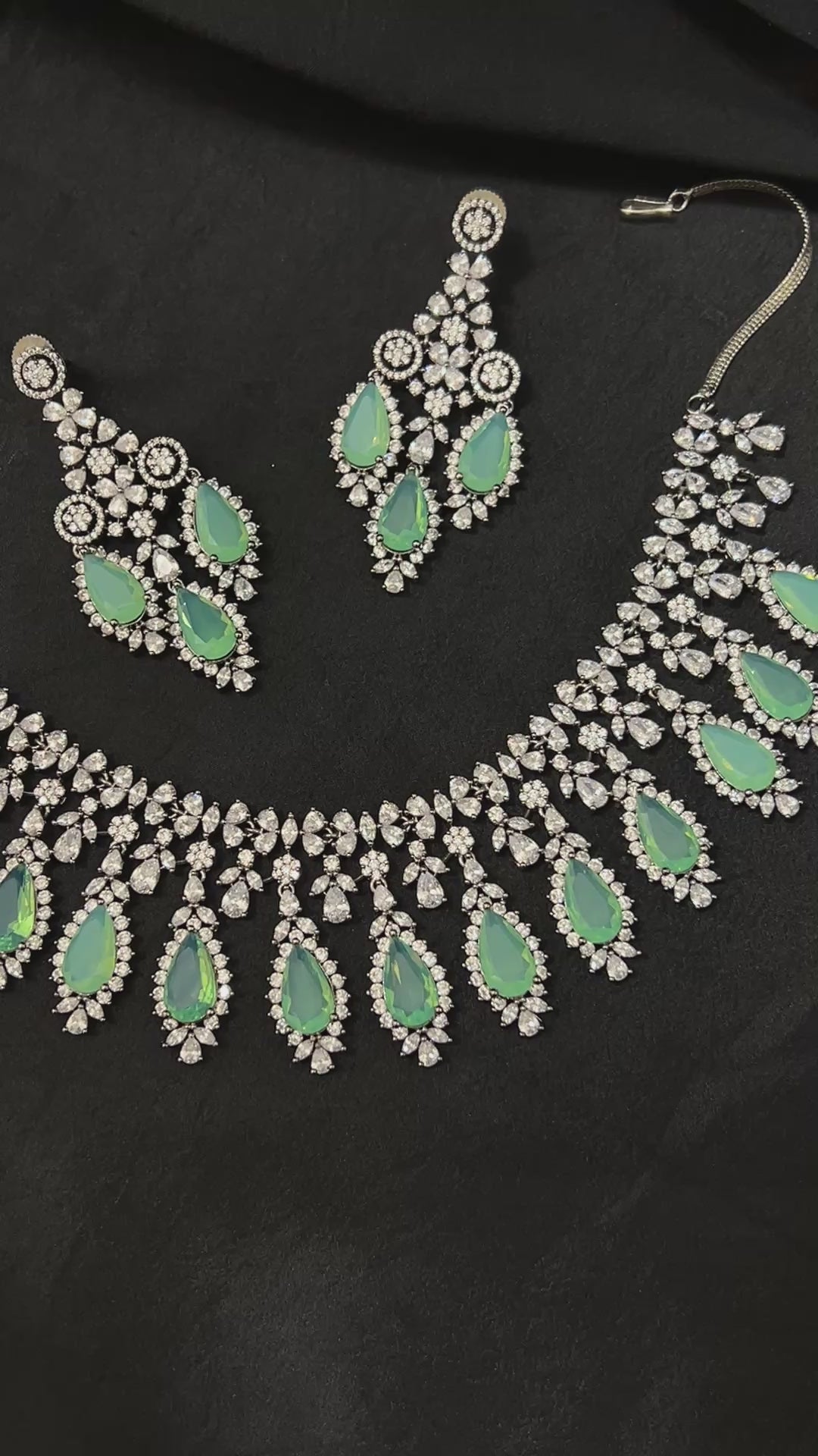 Quzey AD Sea-Green Necklace Set