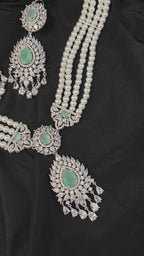 Quzey AD Green Maala Set