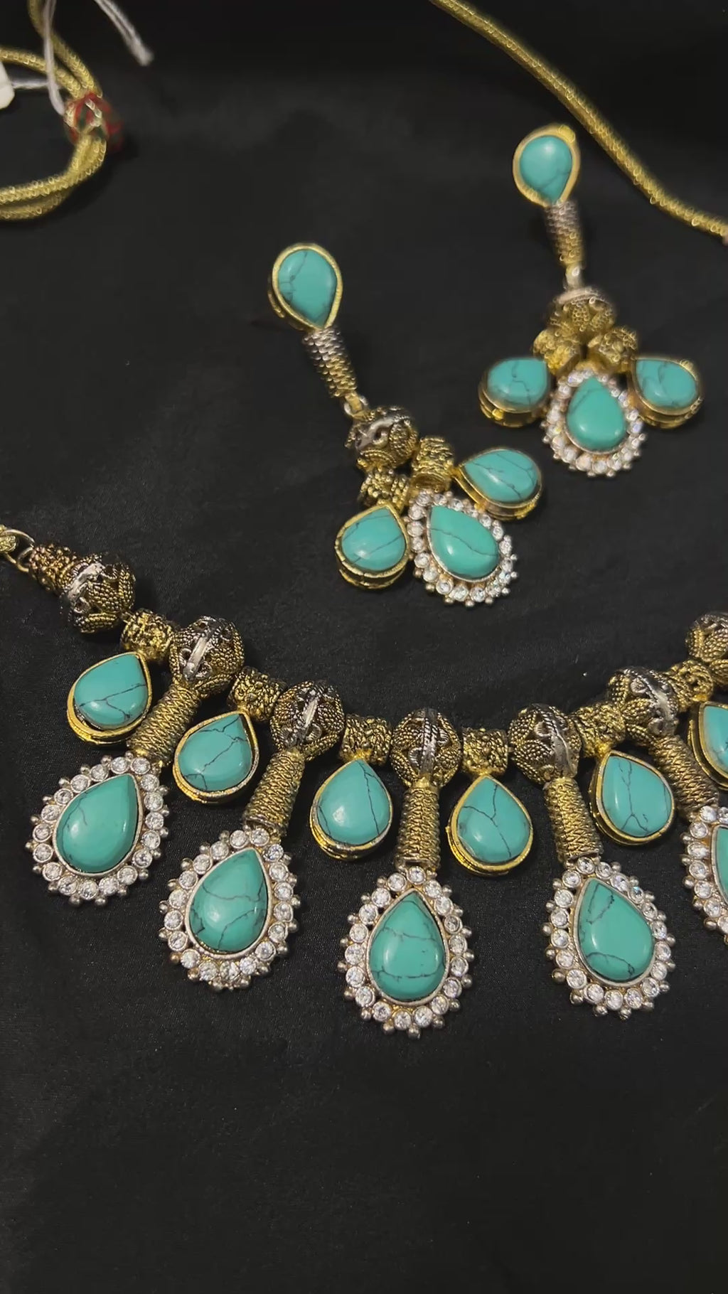 Quzey Turquoise Necklace Set