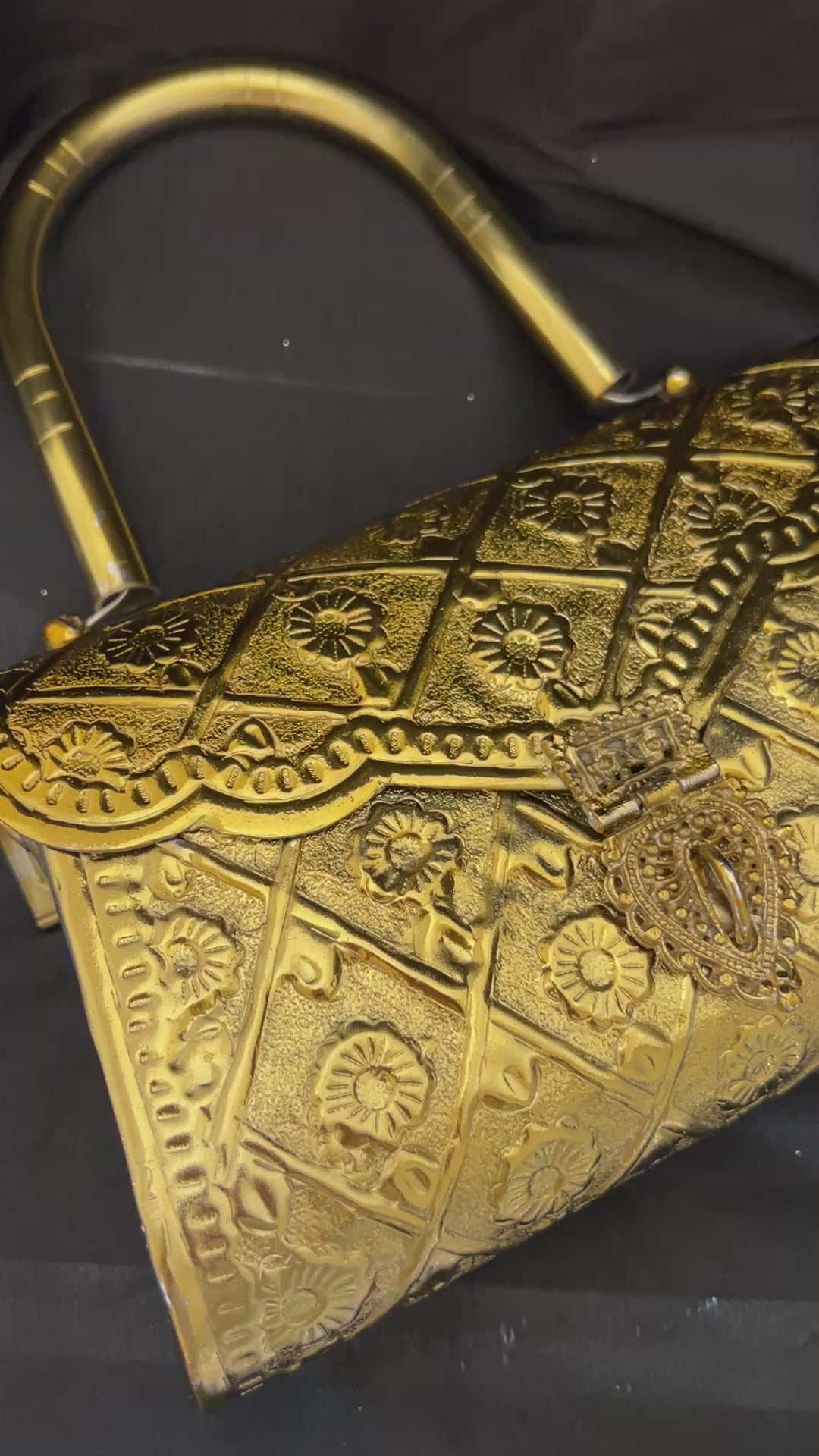 Quzey Golden Plated Clutch