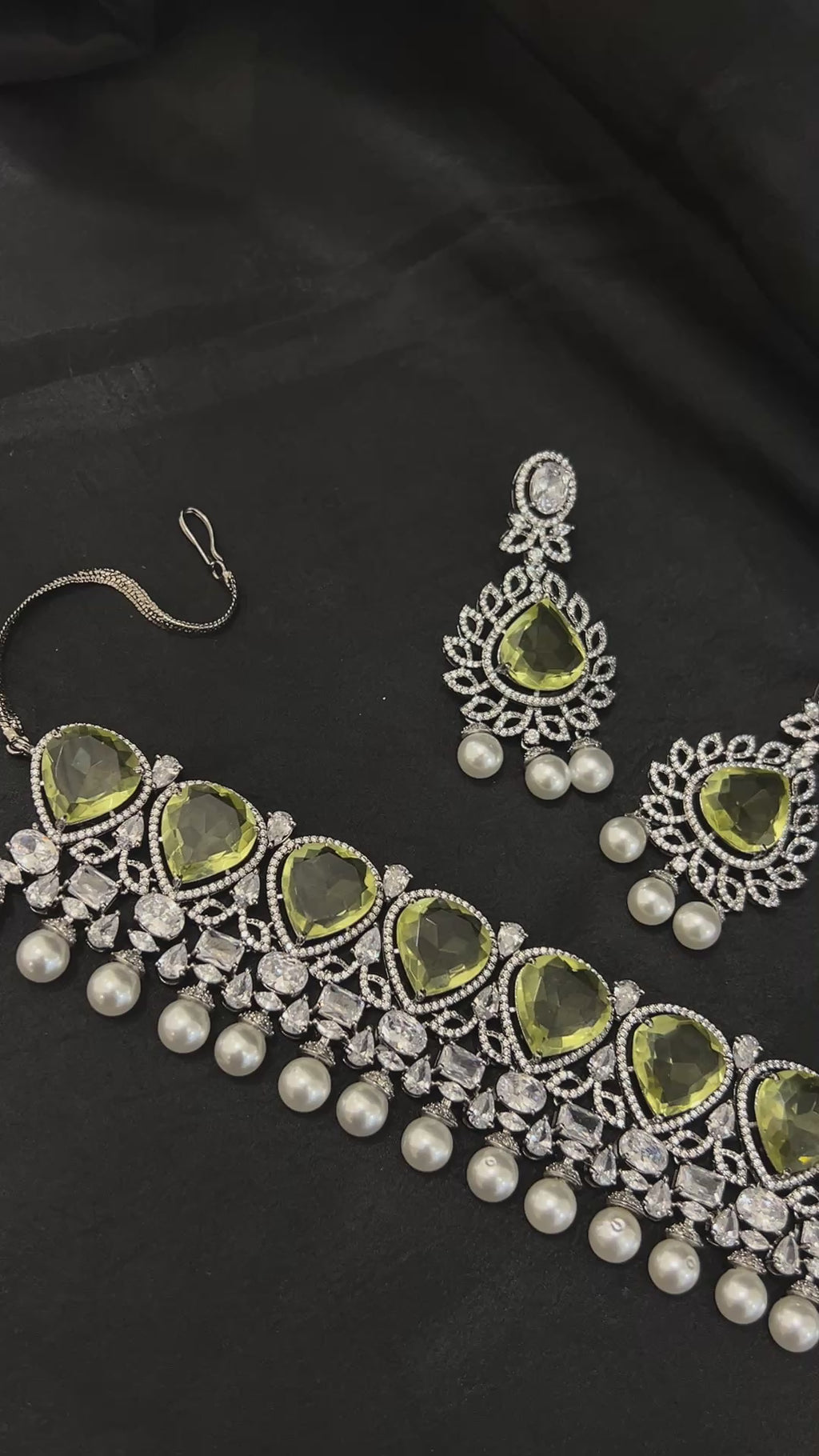 Quzey AD Green Chokar Set