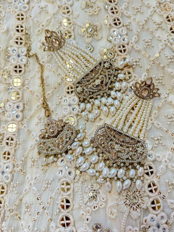 Earring Set with Tikka - Golden