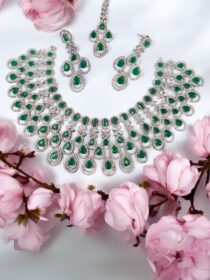 Quzey Zarcon AD Necklace Set